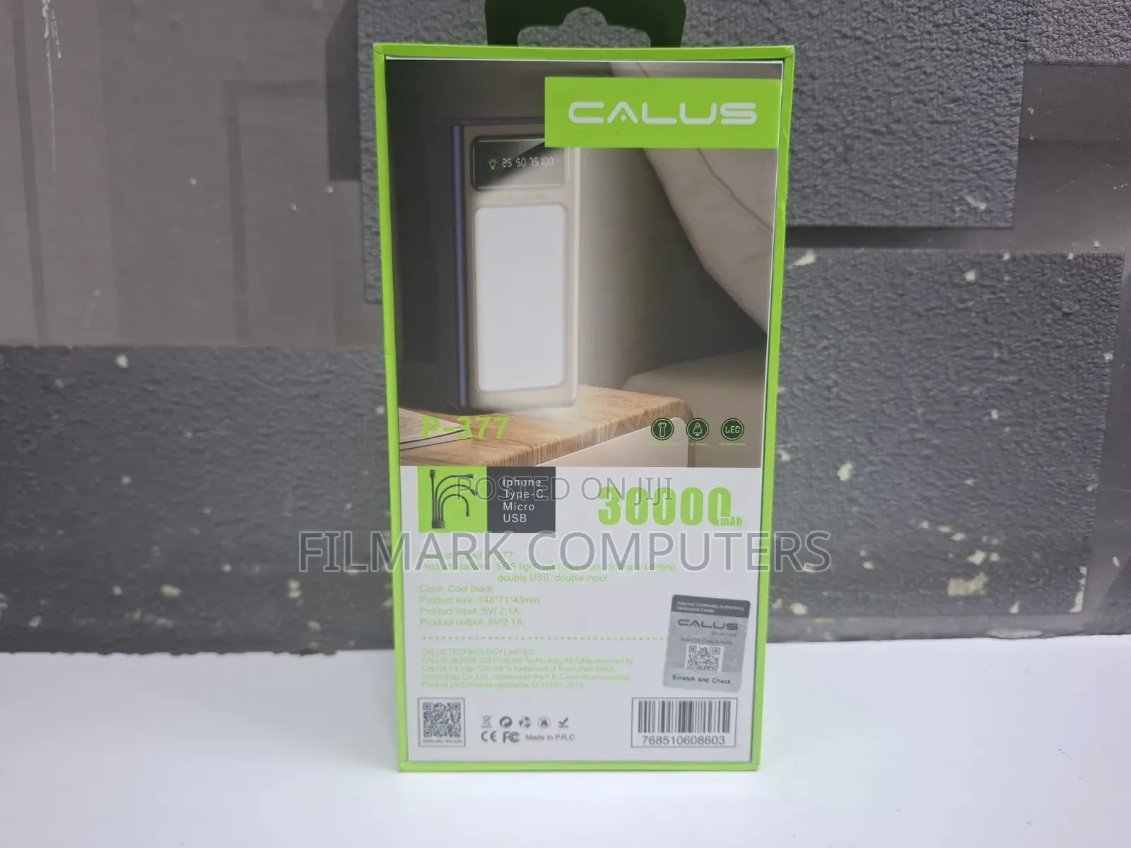 The Calus Firefly P-377 Is a Heavy-Duty 30,000mah Portable Power Bank