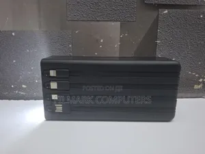 The Calus Firefly P-377 Is a Heavy-Duty 30,000mah Portable Power Bank
