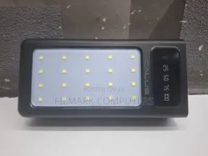The Calus Firefly P-377 Is a Heavy-Duty 30,000mah Portable Power Bank