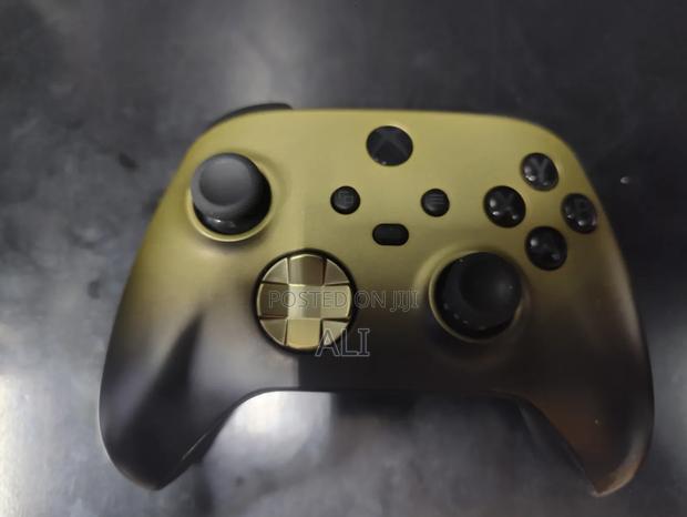 Xbox Series X Controllers Available - thumbnail 2