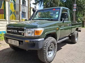 Toyota Land Cruiser 2014 Green