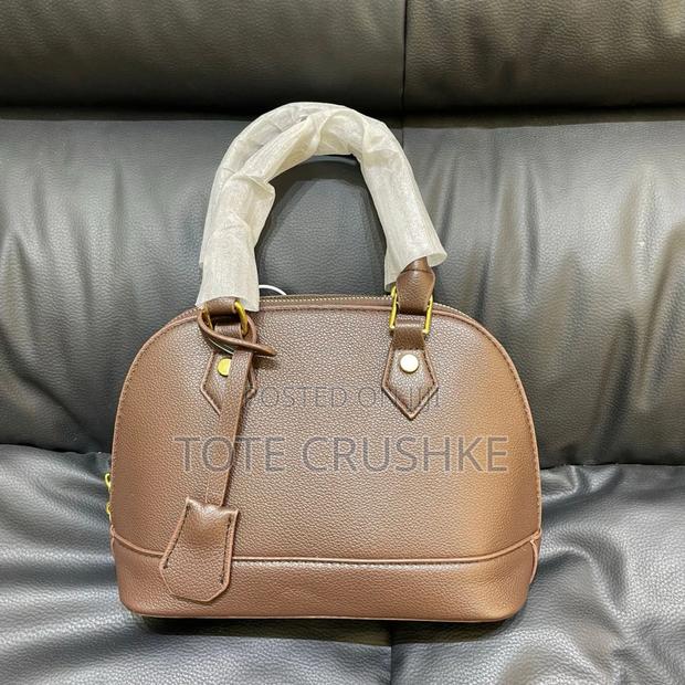 Dome Sling Bag - thumbnail 4