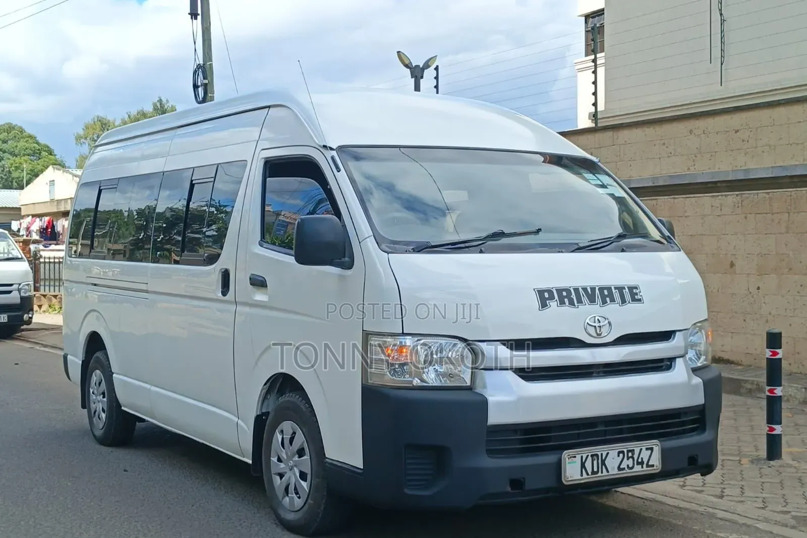 Toyota HiAce 2017 White