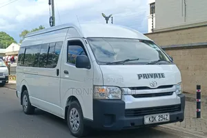 Toyota HiAce 2017 White