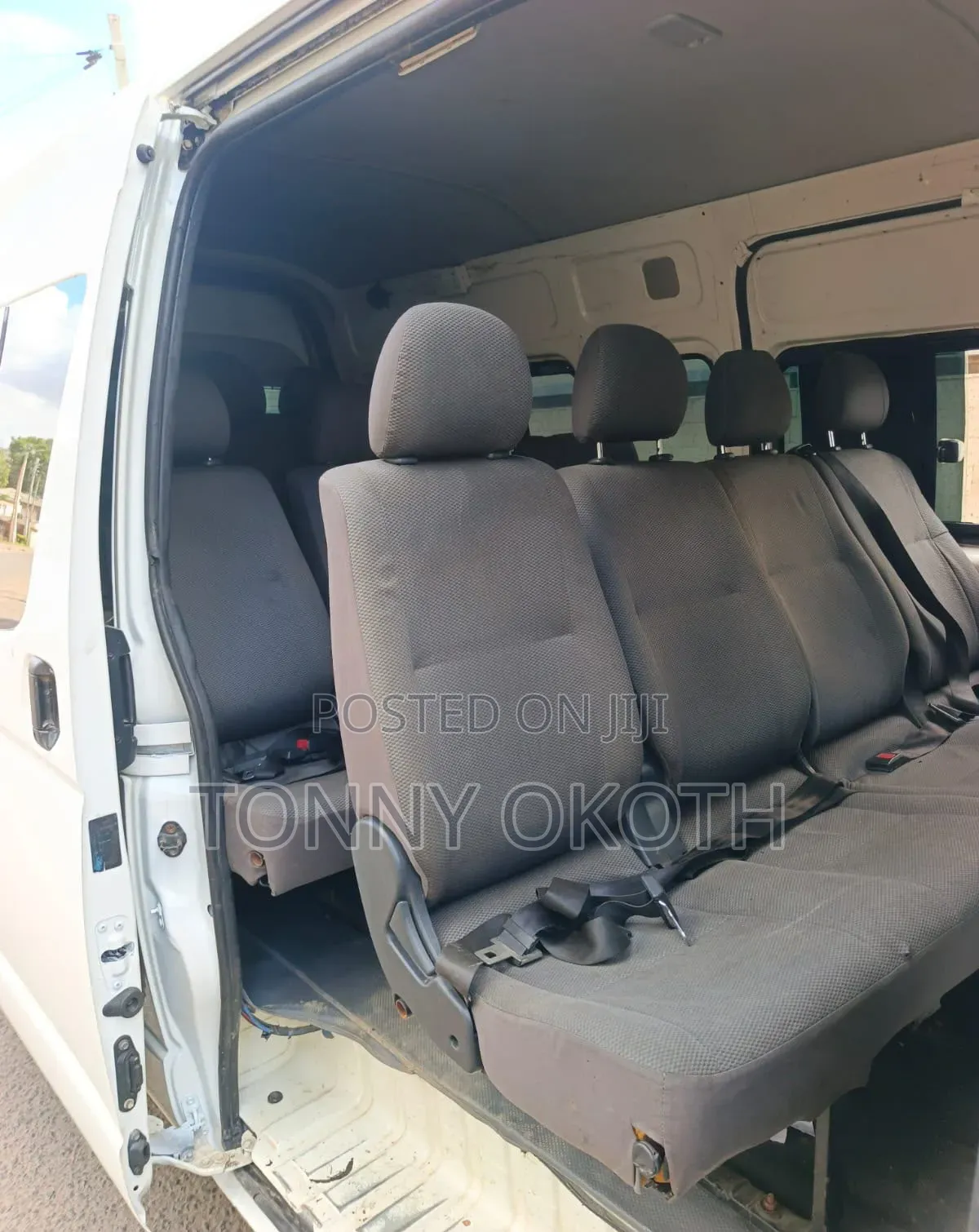 Toyota HiAce 2017 White