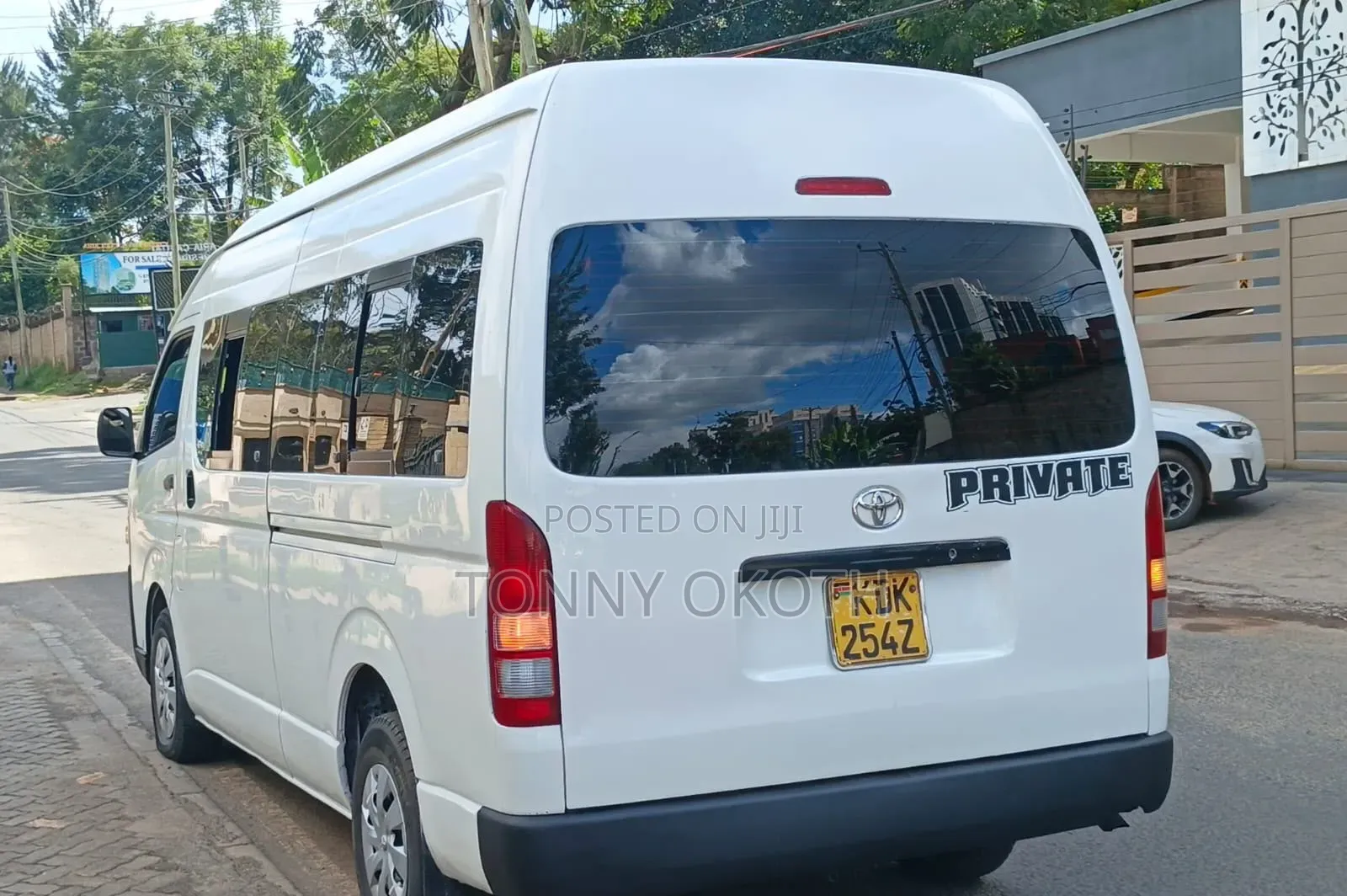 Toyota HiAce 2017 White