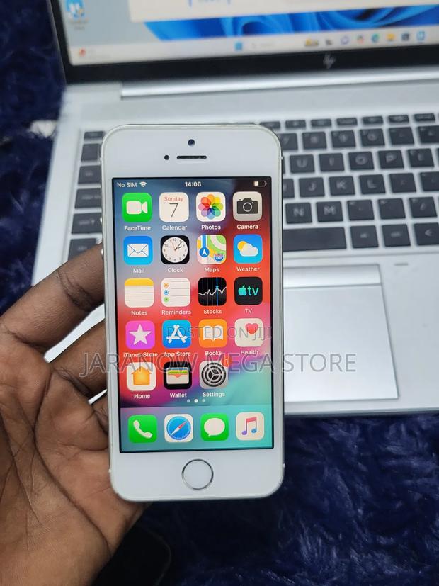 Apple iPhone SE 16 GB White