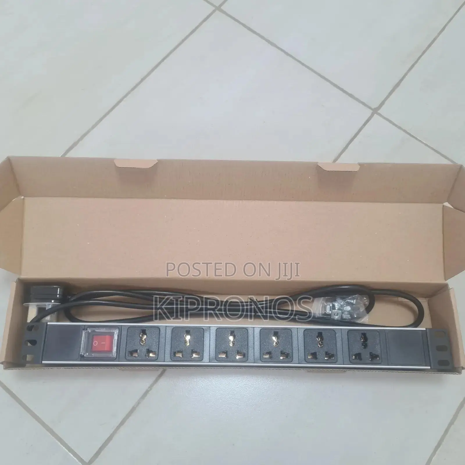 Extension Power Distribution Units 8way, Metallic Casing