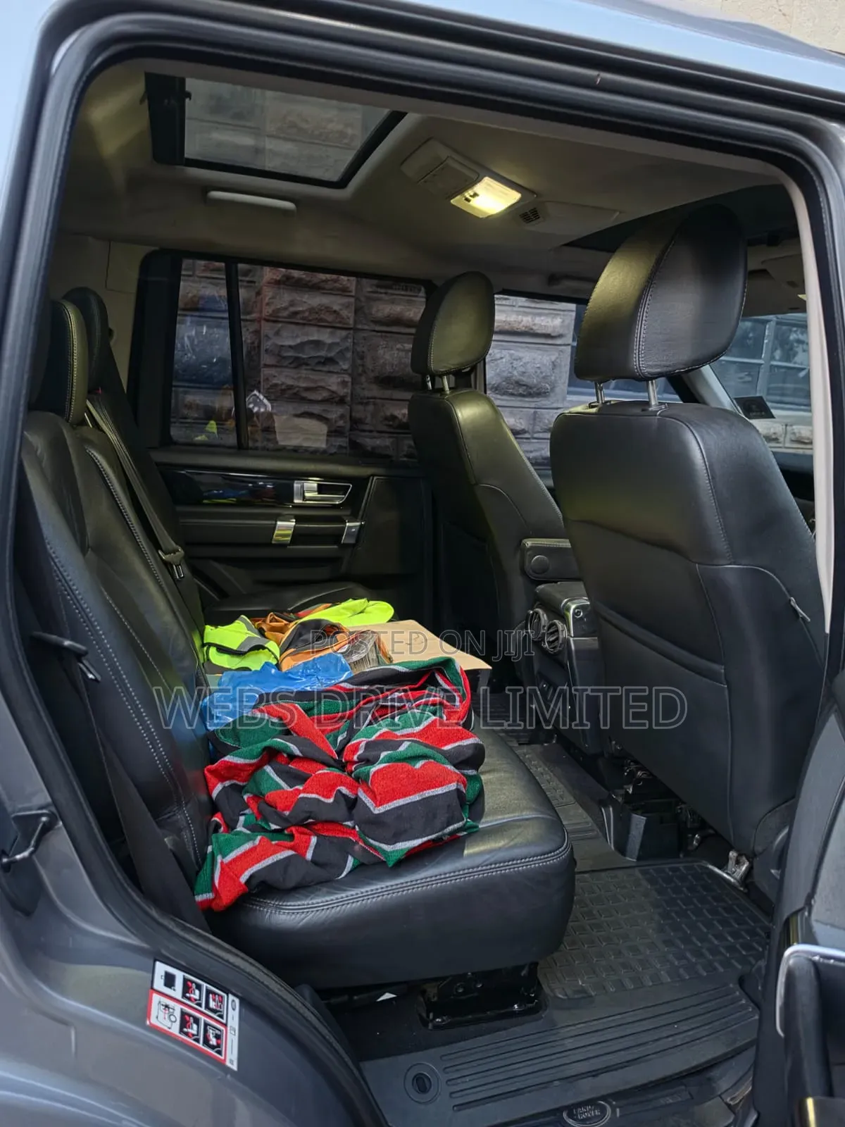 Land Rover Discovery 2012 Gray