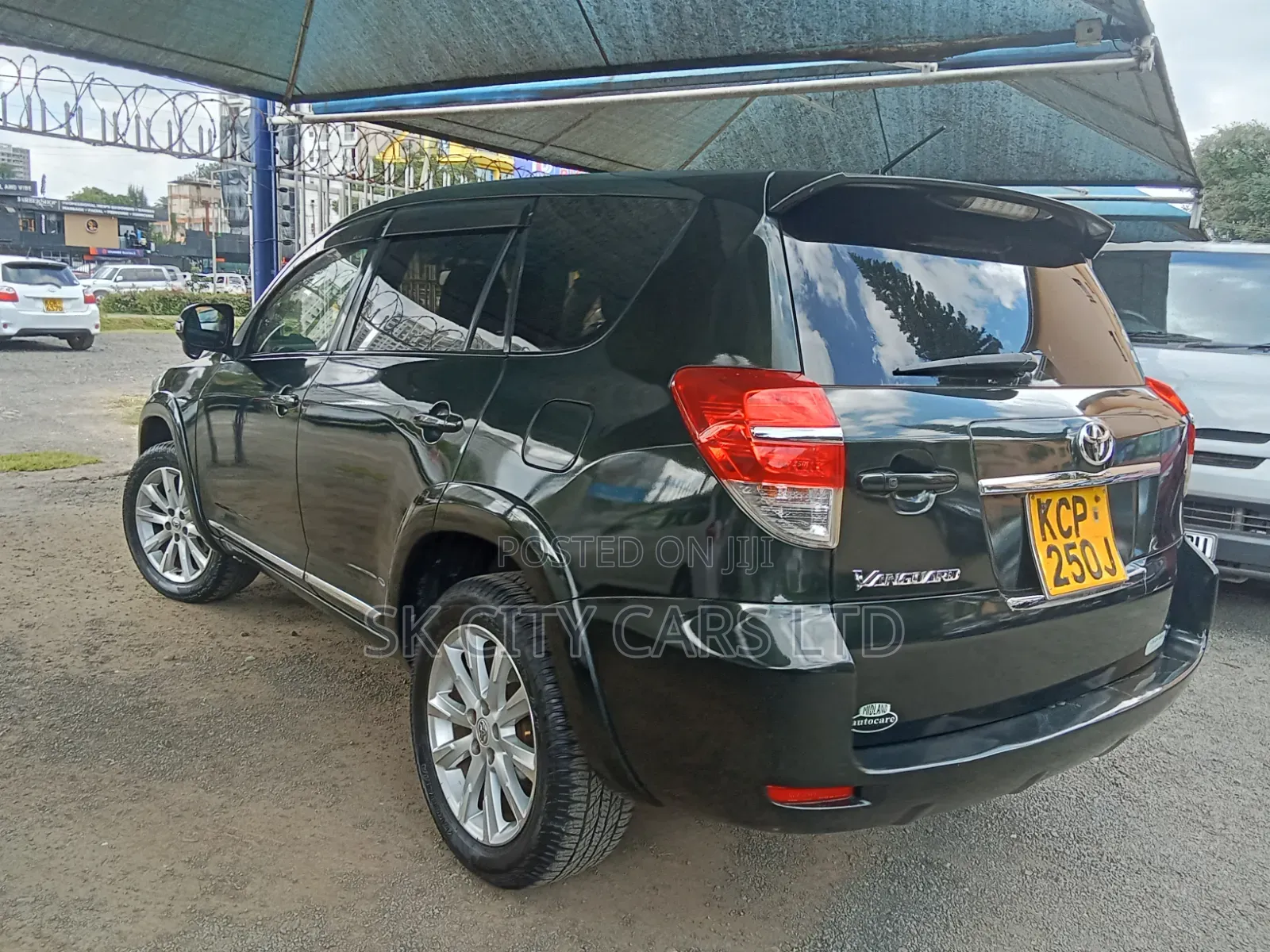 Toyota Vanguard 2010 Green