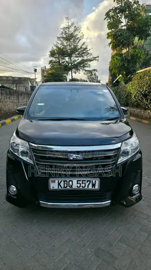 Toyota Noah 2017 Black