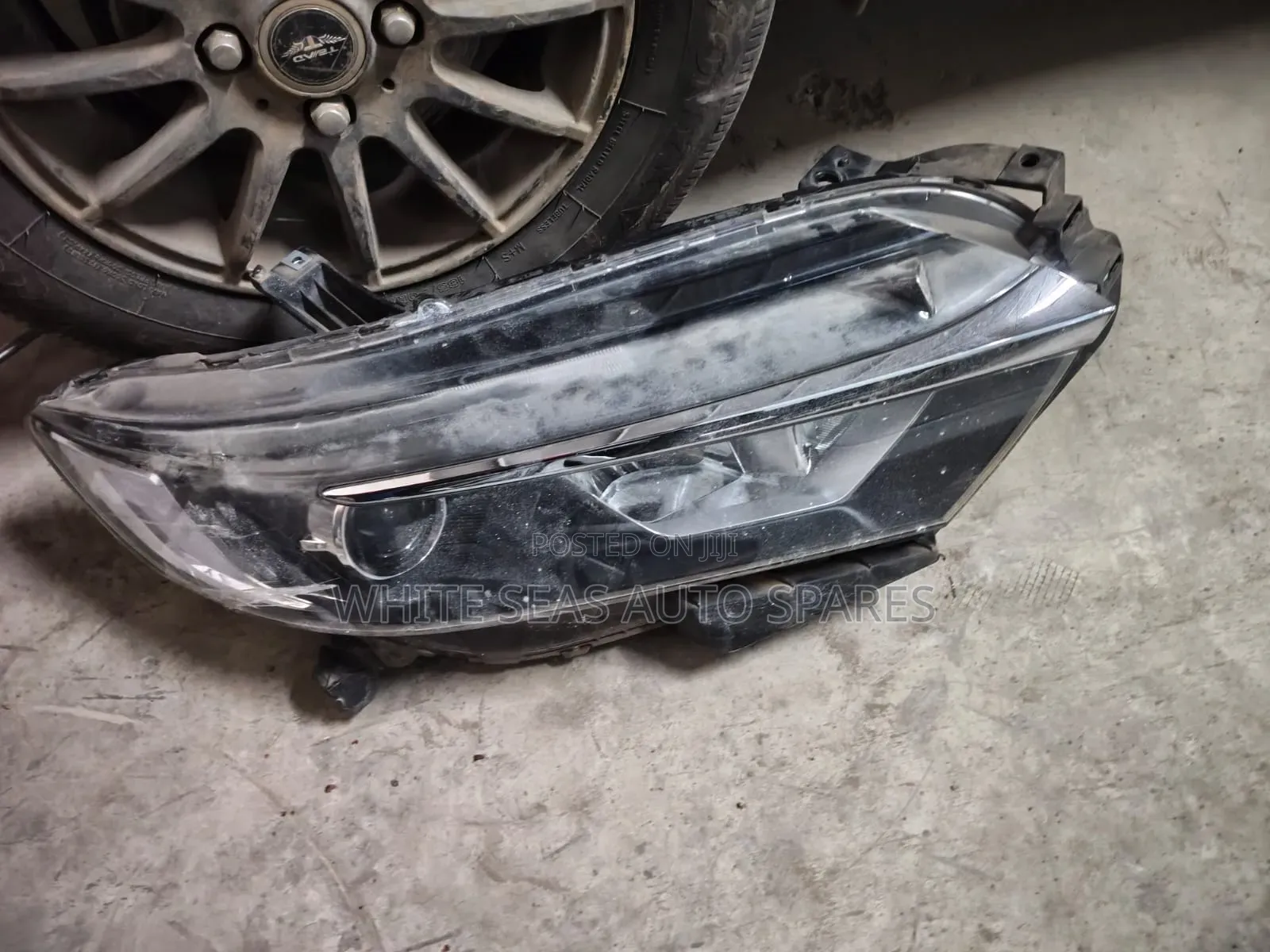 Fit Shuttle Headlight