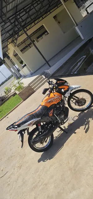 TVS HLX 125 2020 Orange