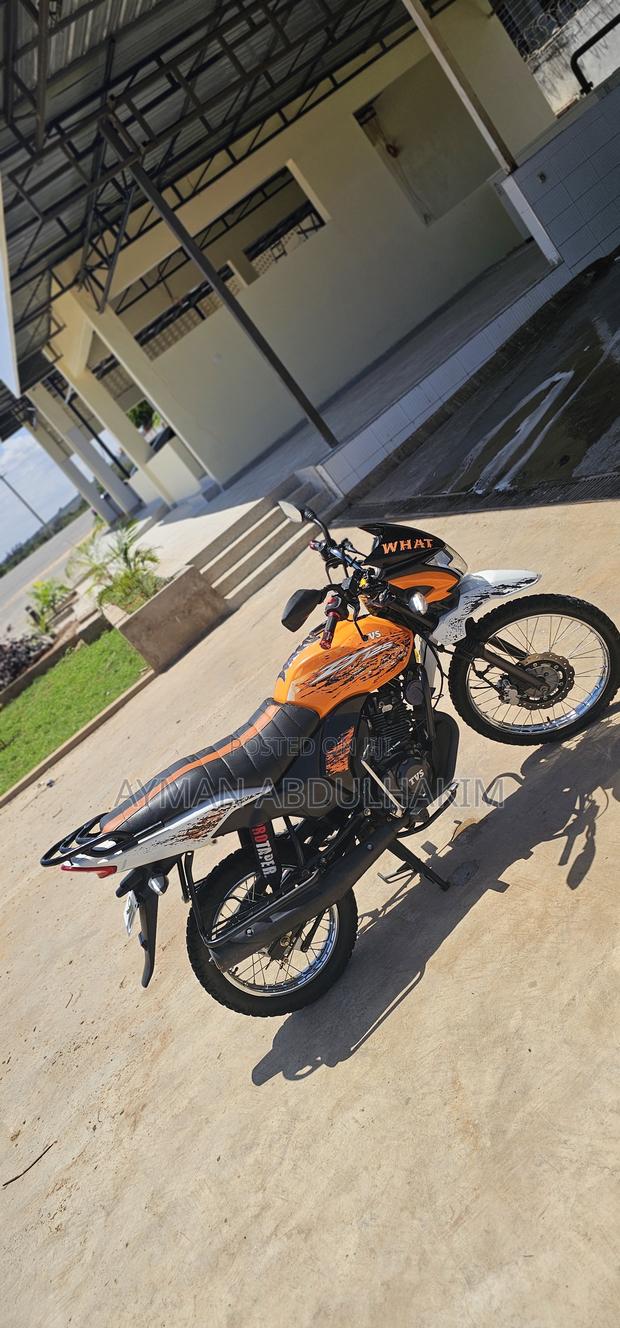 TVS HLX 125 2020 Orange - thumbnail 2