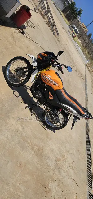 TVS HLX 125 2020 Orange