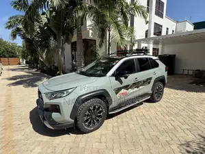 Toyota RAV4 Adventure 2019 Green