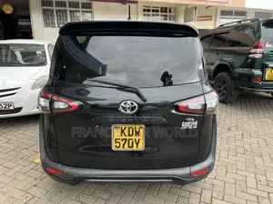 Toyota Sienta 2018 Black