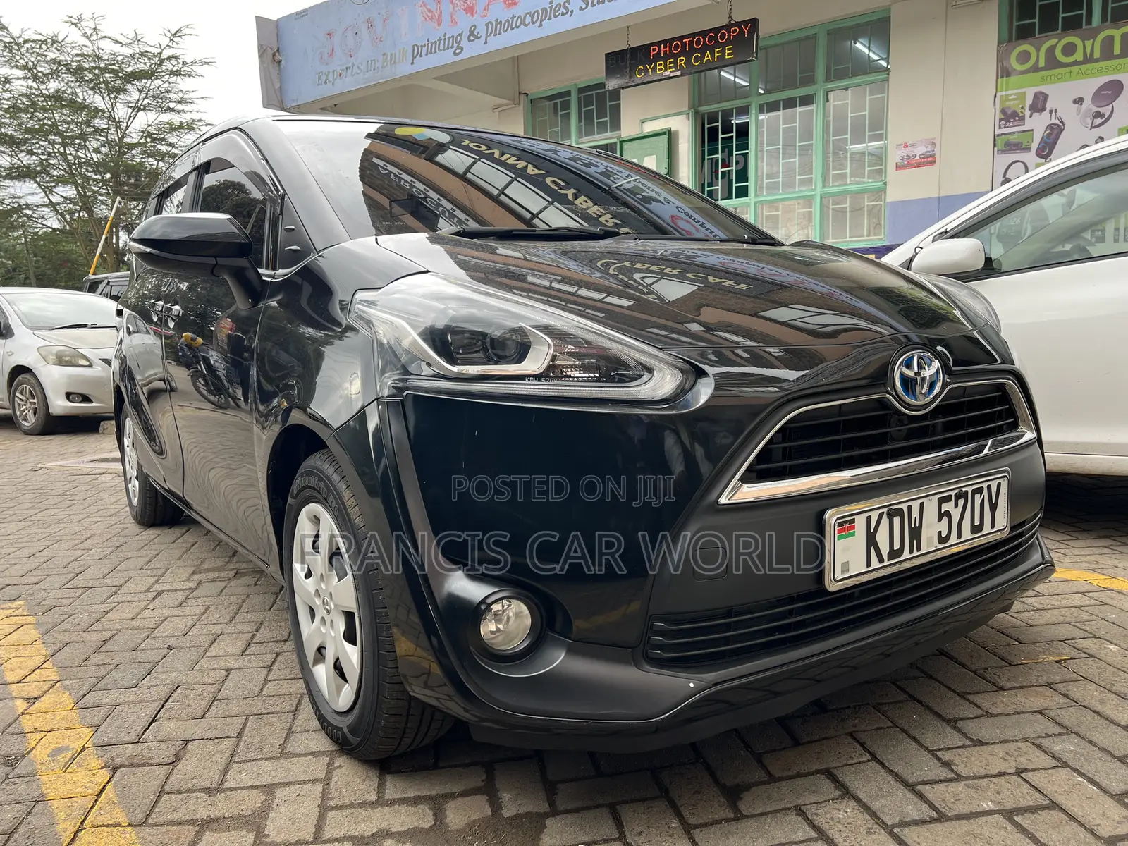 Toyota Sienta 2018 Black