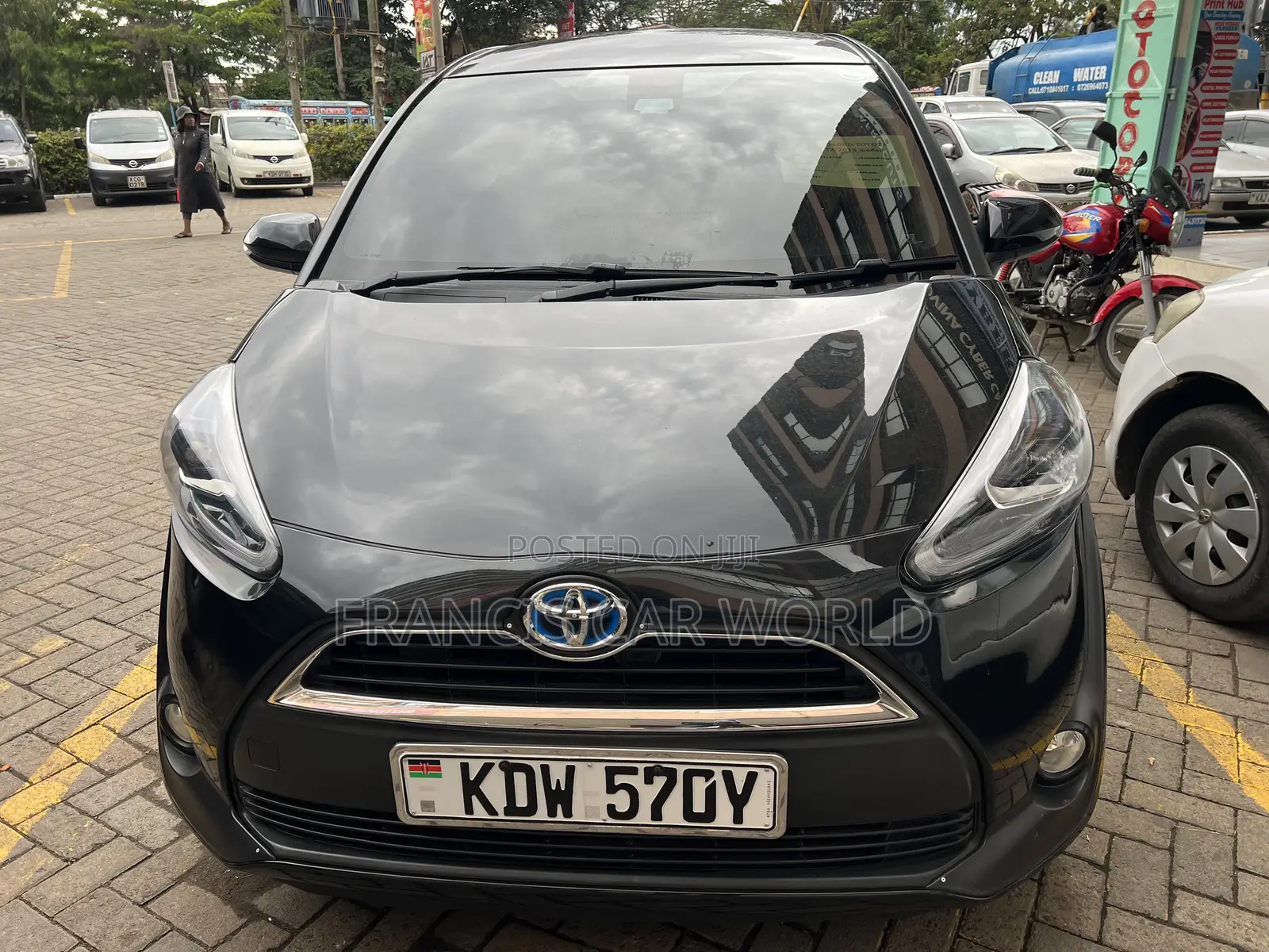 Toyota Sienta 2018 Black