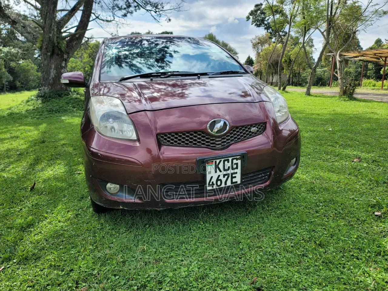 Toyota Vitz 1.3 AWD 3dr 2009 Maroon