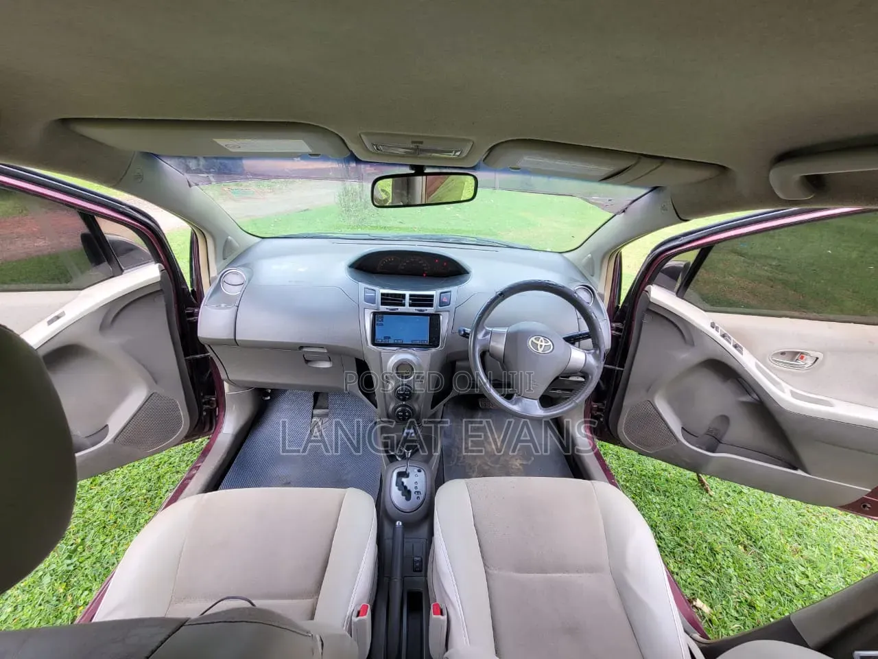 Toyota Vitz 1.3 AWD 3dr 2009 Maroon