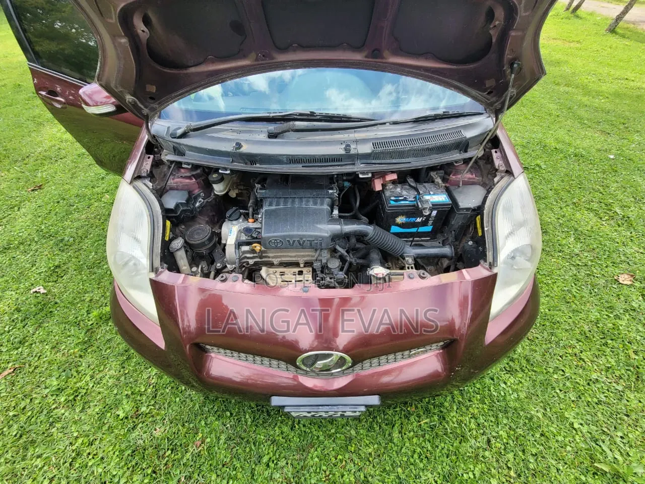 Toyota Vitz 1.3 AWD 3dr 2009 Maroon