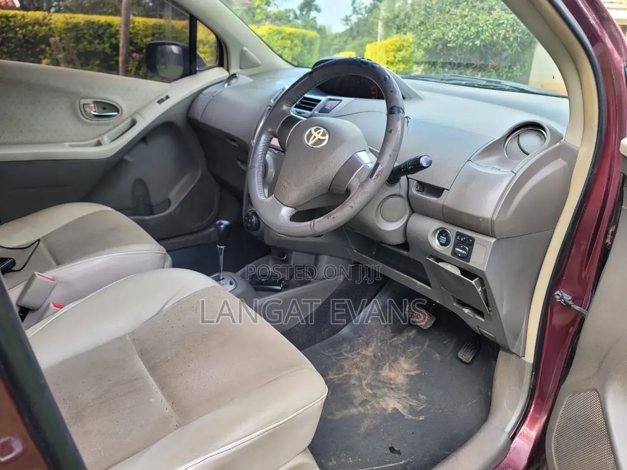 Toyota Vitz 1.3 AWD 3dr 2009 Maroon