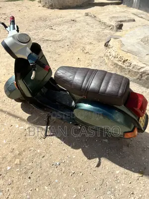 Vespa Vespa 946 2000 Green