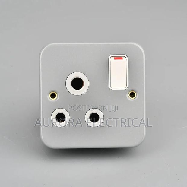 14a Metal Single Socket