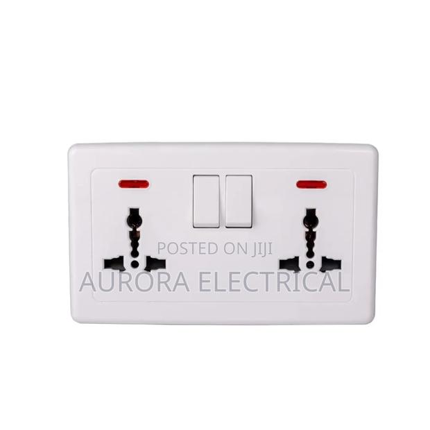 14a Universal Twin Socket