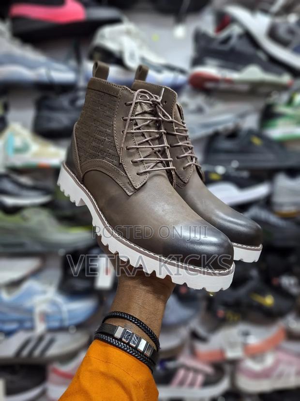 Men's Leather Boots – Rugged Elegance for Work and Weekend Wear - thumbnail 4