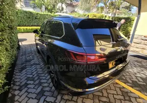 Volkswagen Touareg 2022 Brown
