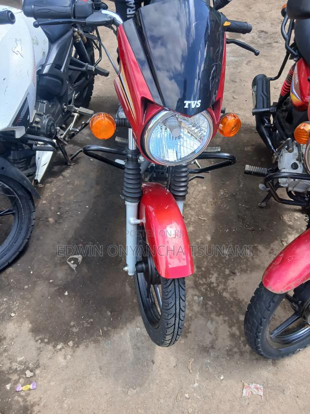 TVS HLX Plus ES 2026 Red - thumbnail 3