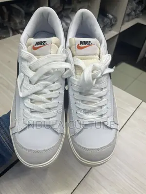 Nike Blazer Low 77