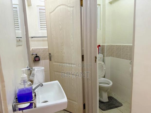 2 Bedroom Airbnb - thumbnail 5