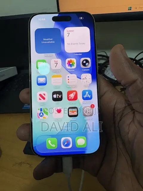 New Apple iPhone 16 128 GB Blue