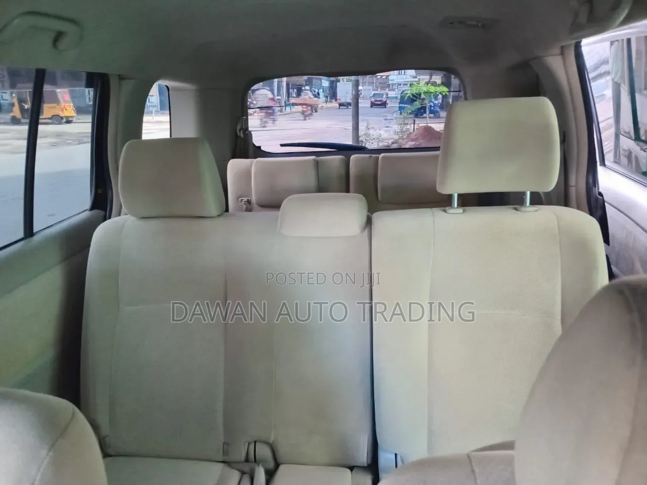 Toyota ISIS 2014 Black