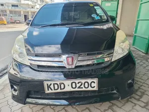 Toyota ISIS 2014 Black