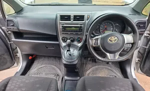Toyota Ractis 2013 Silver