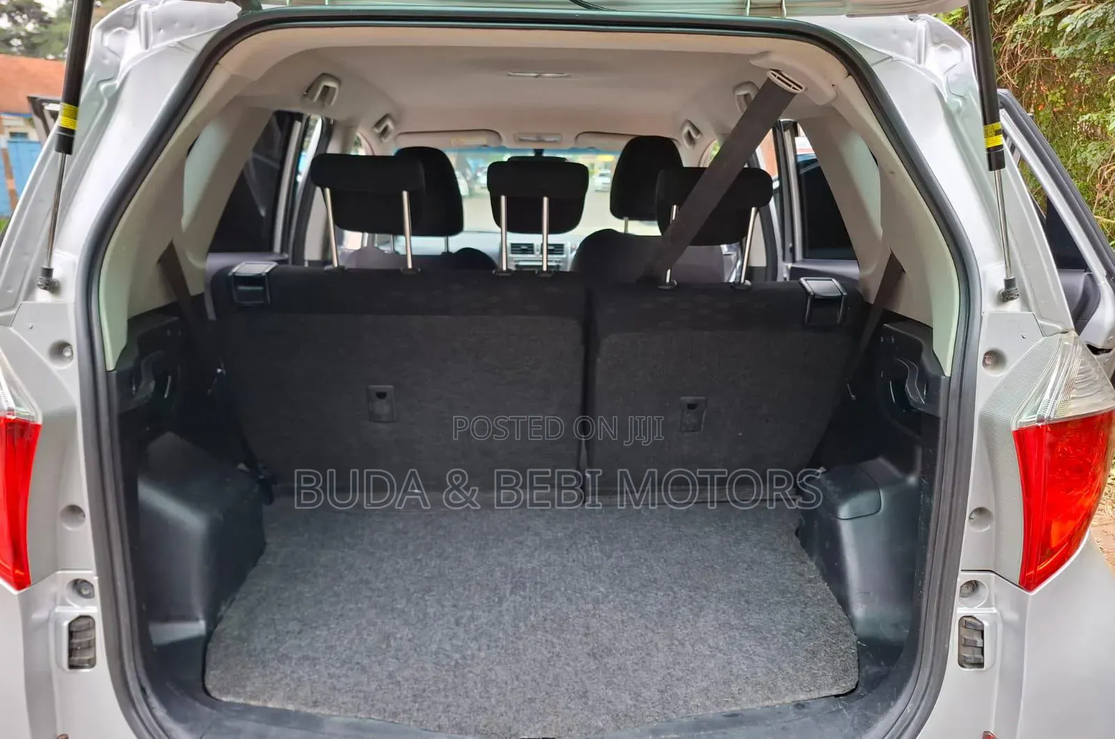 Toyota Ractis 2013 Silver