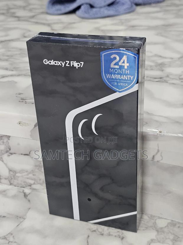 New Samsung Galaxy Z Flip7 256 GB Blue