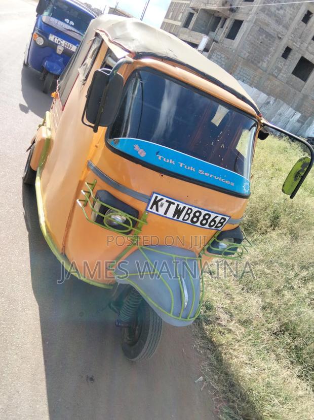 Piaggio Scooter 2014 Yellow - thumbnail 6
