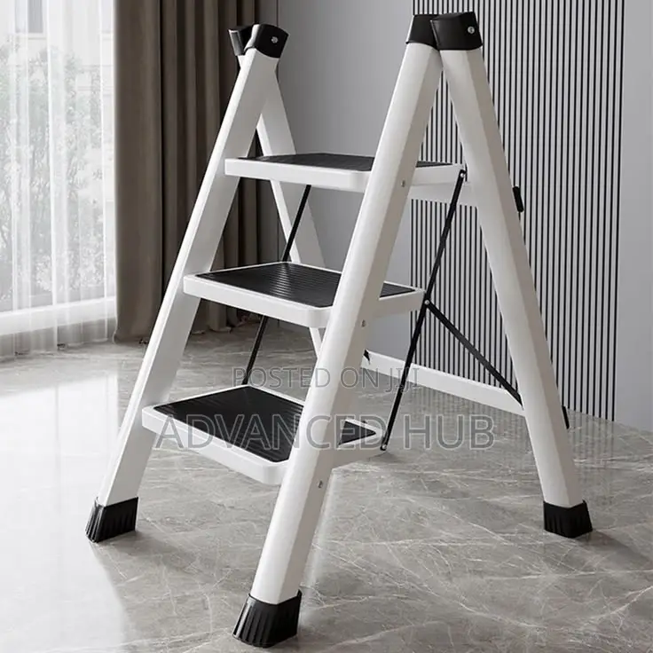4 Steps Indoor Metallic Ladder