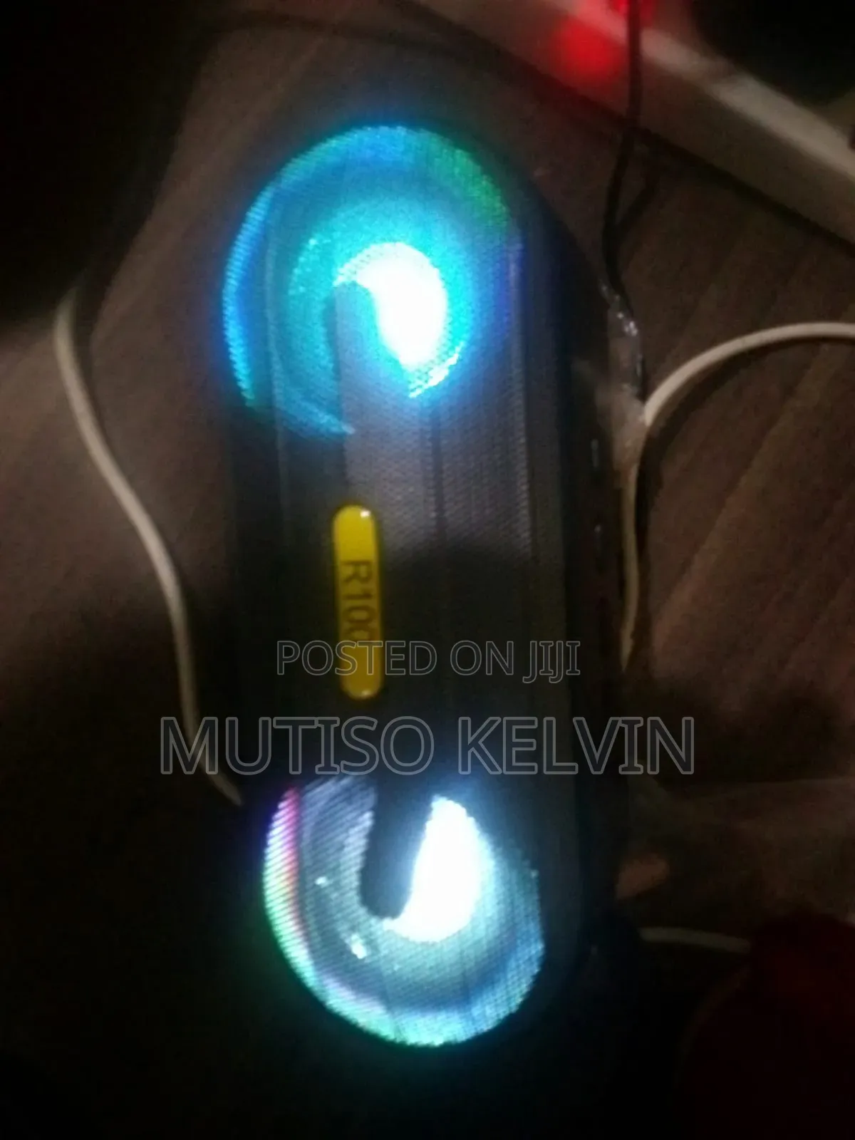 R100 Bluetooth Speaker