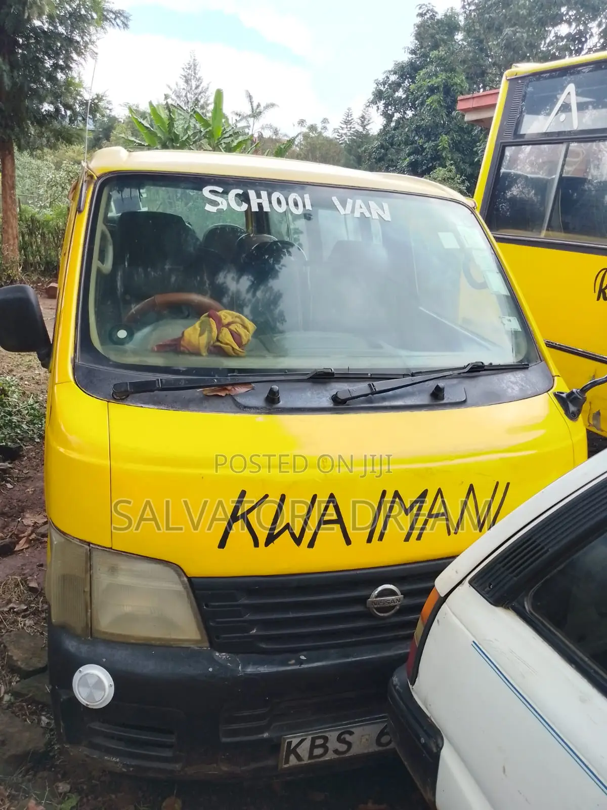 Nissan Caravan (Urvan) 2016 Yellow