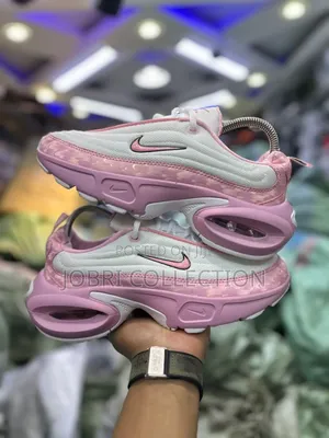 Nike Air Max Portal “ Pearl Pink ”
Sneakers
