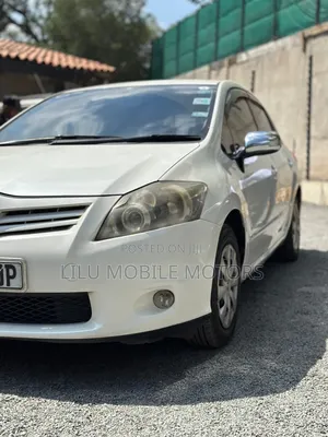 Toyota Auris 2012 White