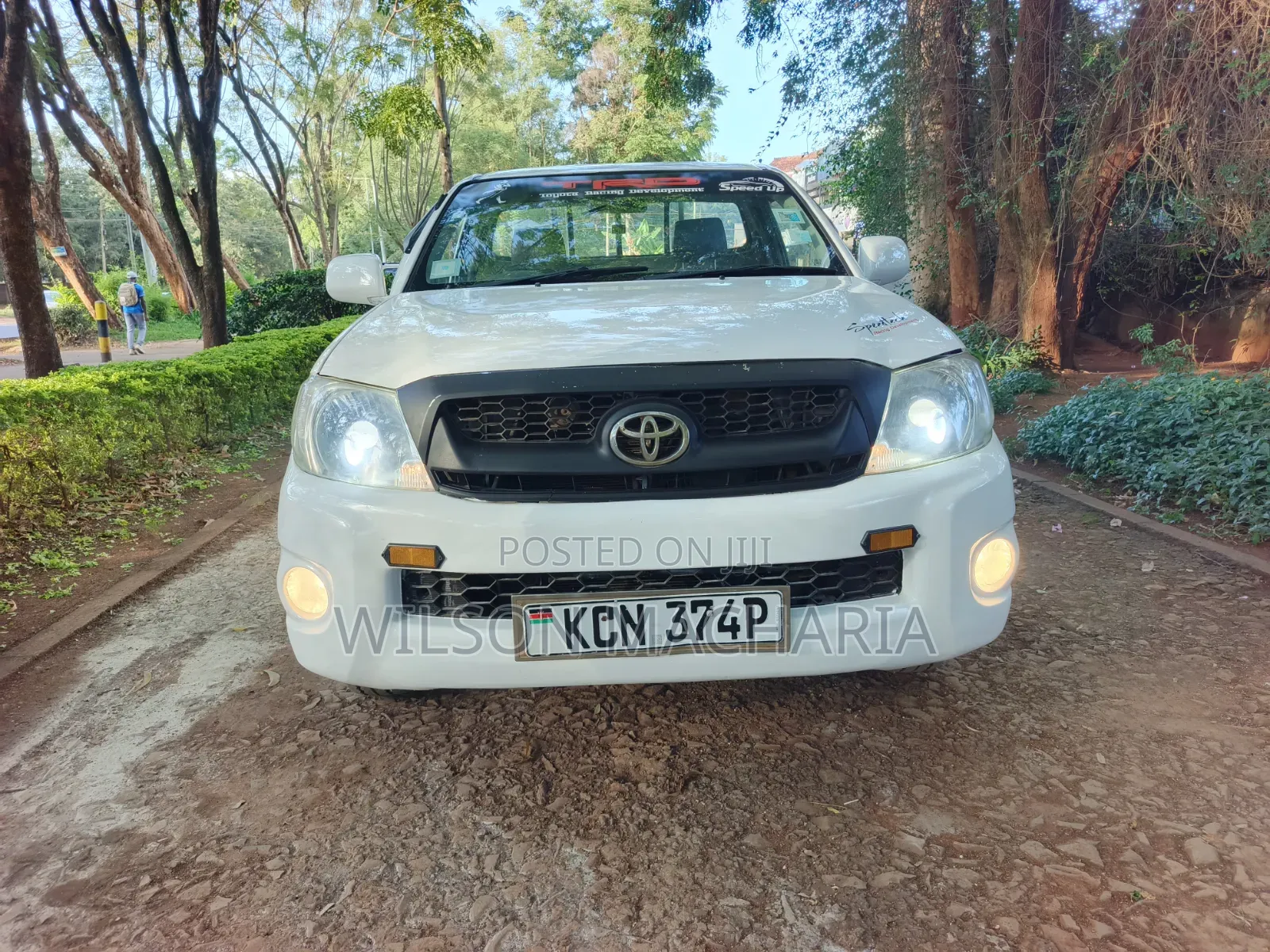 Toyota Hilux 2011 White
