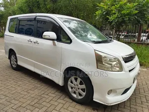 Toyota Noah 2010 White