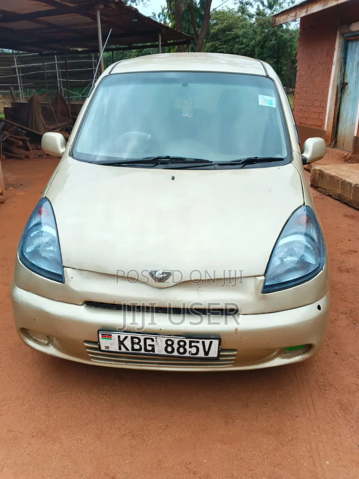Toyota Fun Cargo 2009 Gold